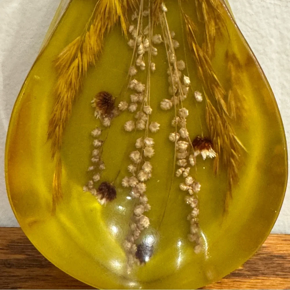 N/A beautiful resin
